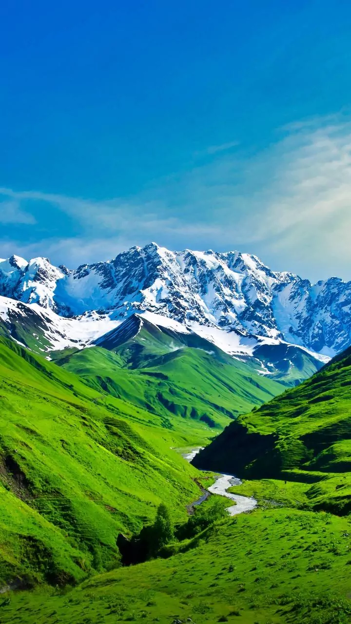 5 Epic Hiking & Trekking Adventures: From Himalayas to Alps!