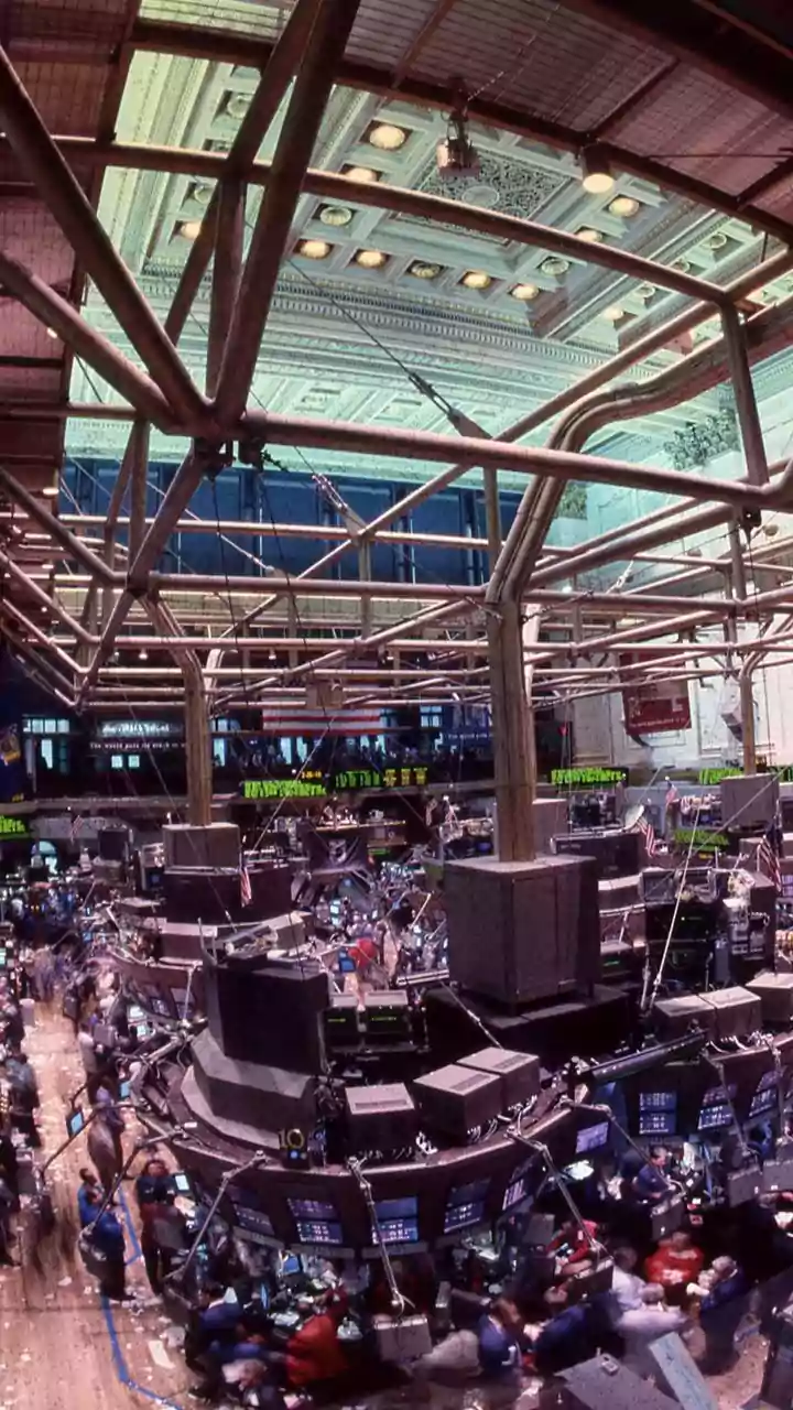 Stock Markets Open on January 1, 2026? BSE, NSE Trading Schedule Explained