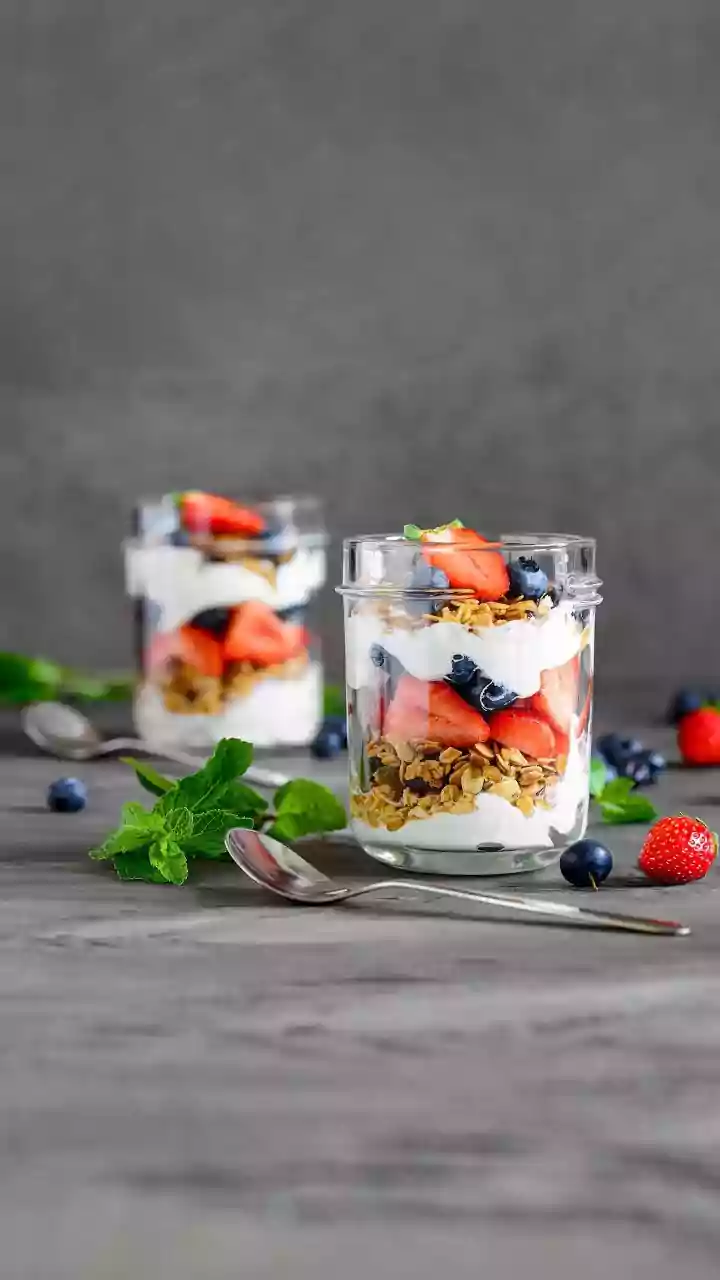 Granola Portions Can Decide Whether a Yoghurt Parfait Stays Balanced