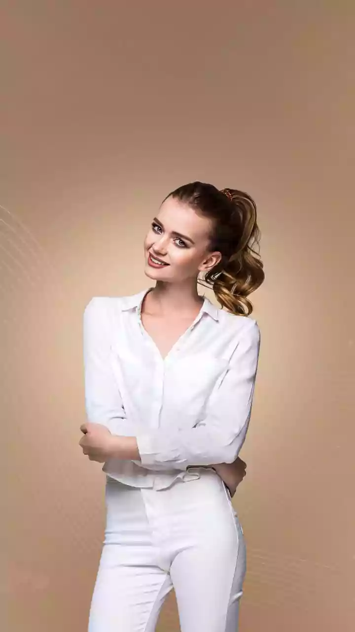Why A High Ponytail Remains A Versatile Long-Hair Choice