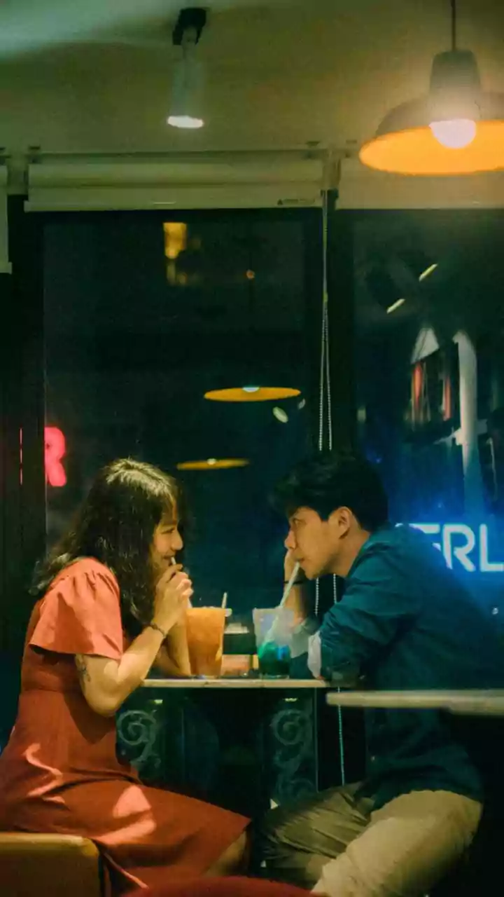 Unlock Deeper Connections: 5 Thought-Provoking First Date Conversation Starters