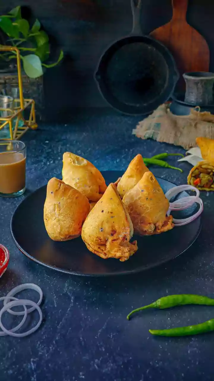 Pune Airport Surprise: ₹20 Samosas & ₹10 Chai Now a Reality, Thanks to Policy Shift