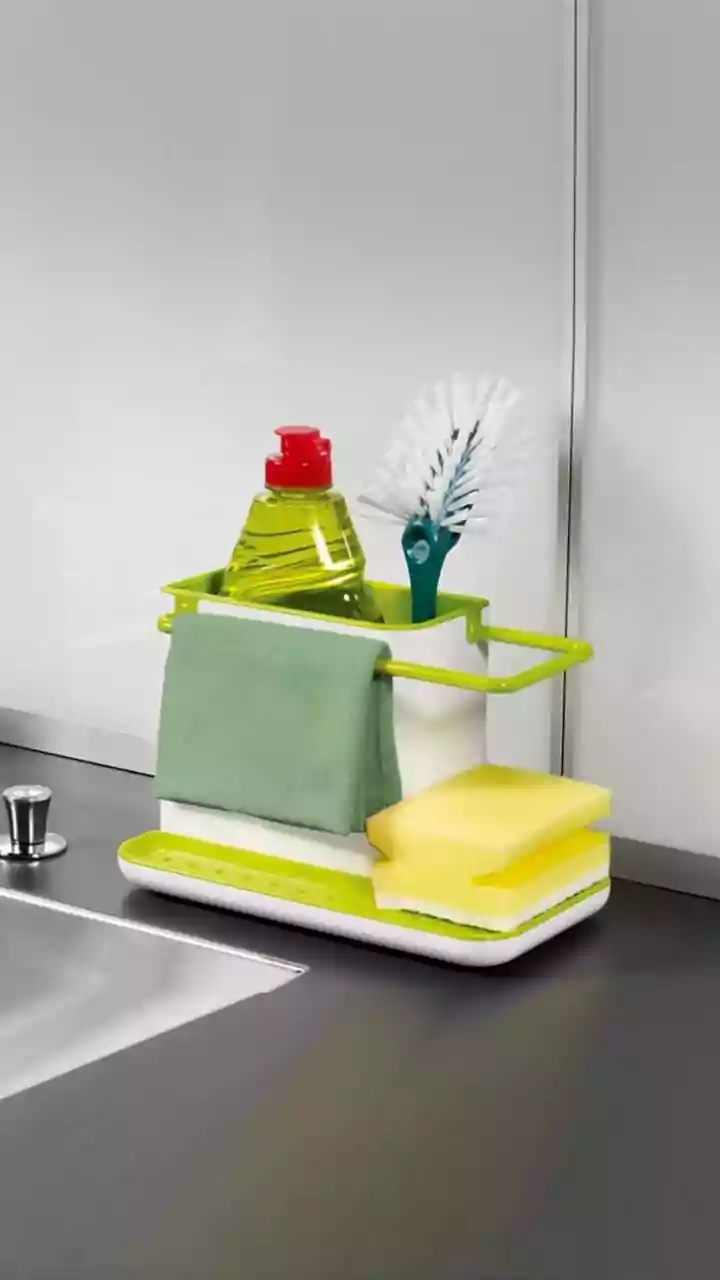 Esponja de cozinha libera microplásticos a cada lavagem, afirma estudo