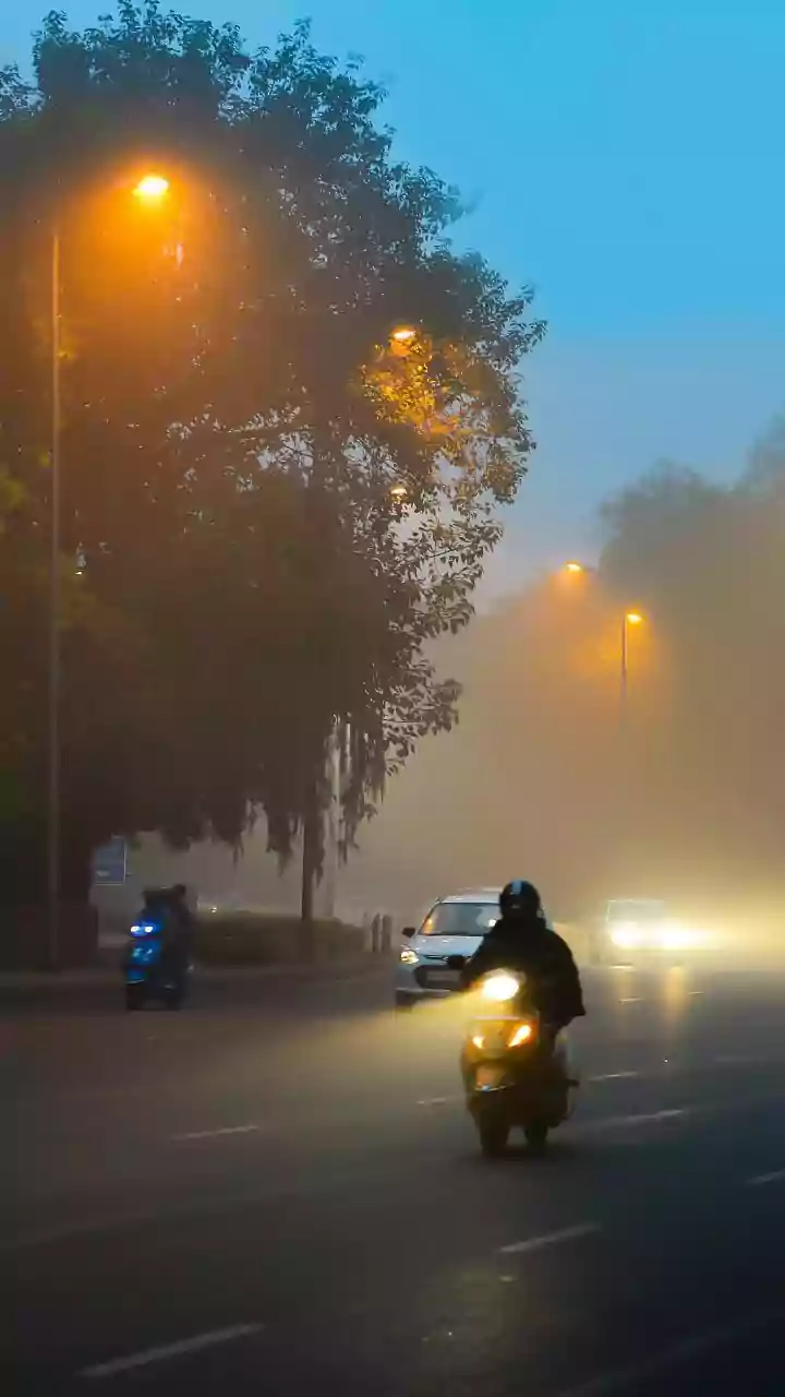 Delhi's Smog: AQI Soars, Concerns Mount