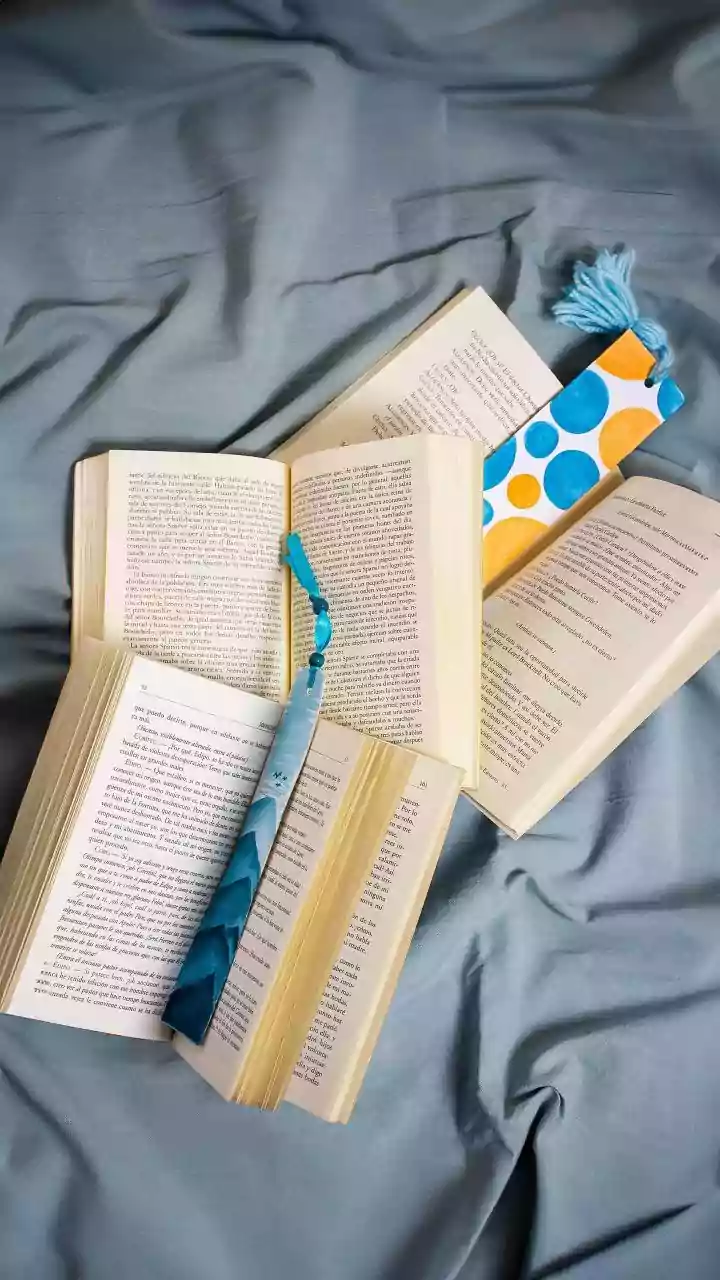 DIY: How to make papyrus bookmarks
