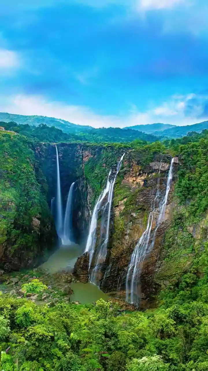 Why Everyone Wants To See Reverse Waterfalls