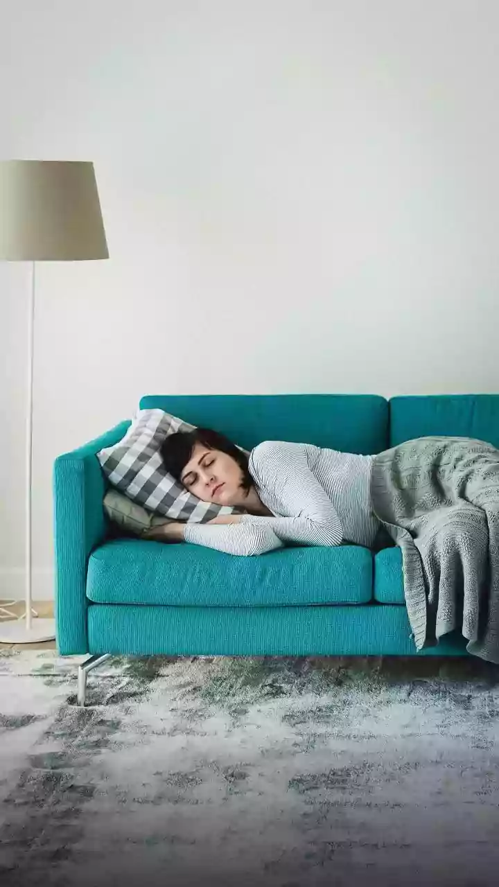 Why Regular Sleep Schedules Outperform Random Long Hours For Long-Term Brain Health