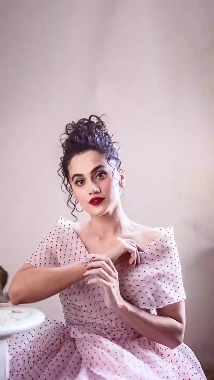 Taapsee Pannu Returns To Social Media After A Year, Reveals Pressure To Stay Visible Online