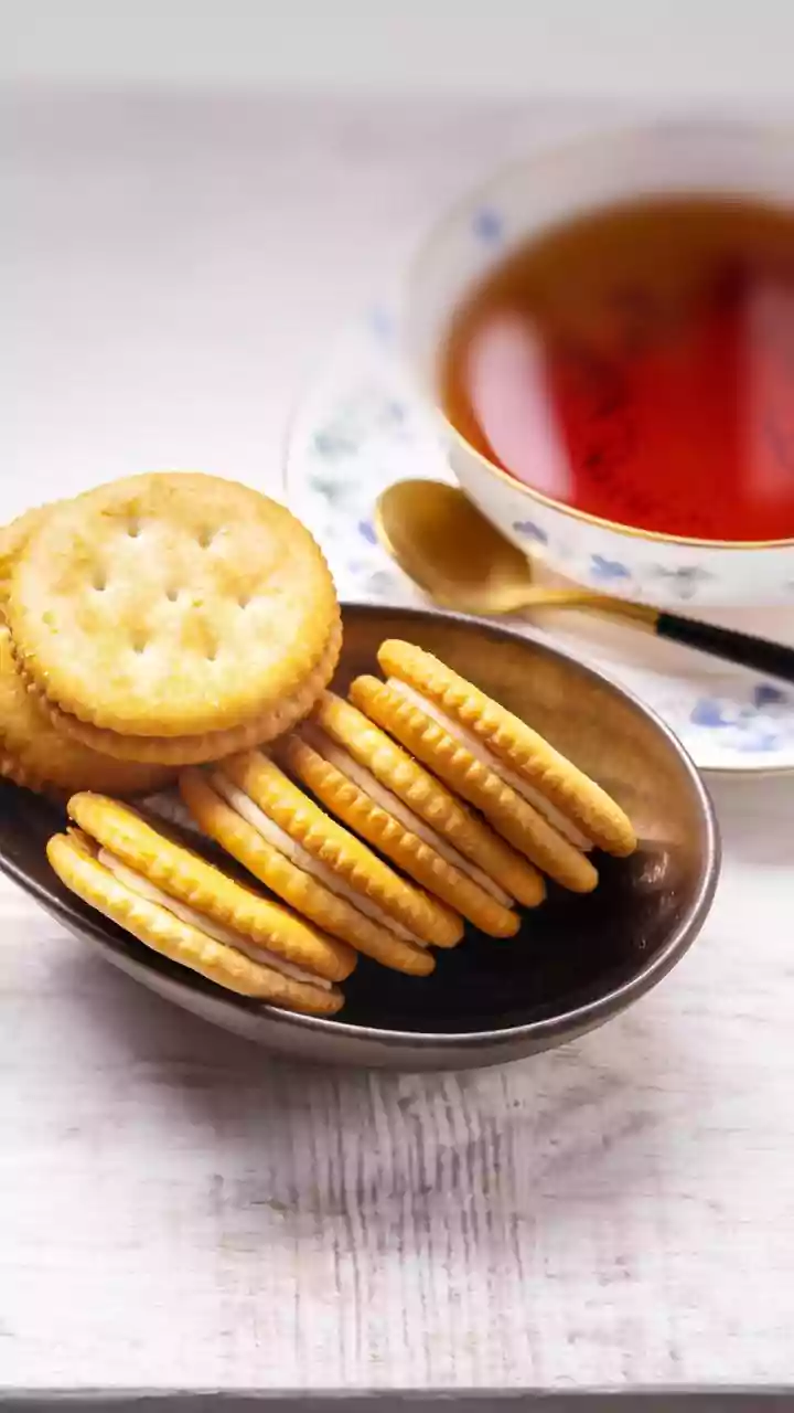 These Crunchy Amaranth Tea Cookies Are Completely Guilt Free Snacks