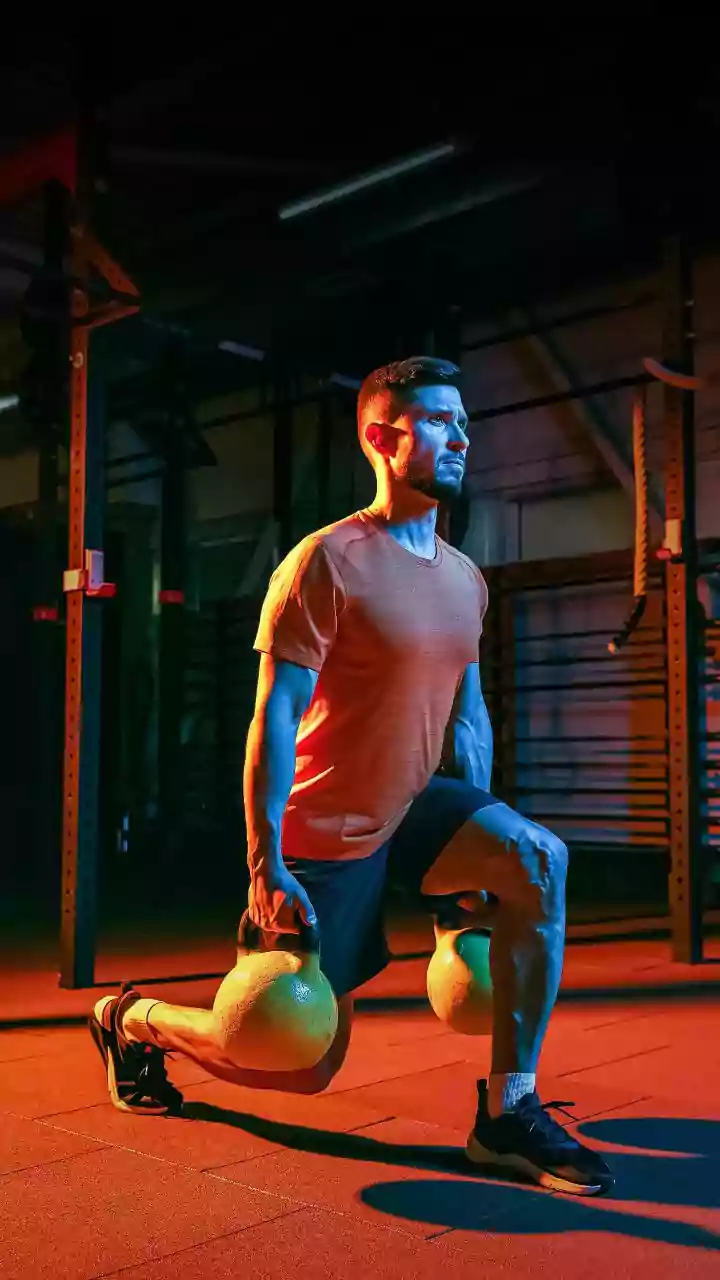 Reverse lunges: A simple exercise for stronger legs