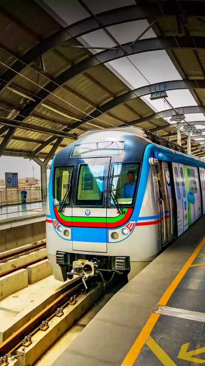 Mumbai New Year 2026: Metro Line 3 To Run Overnight, Special BEST Buses & Suburban Trains Announced