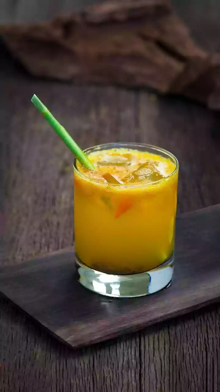 Why Urban Drinkers Prefer Cold-Brewed Lemongrass And Tulsi Infusions Over Sugary Sodas