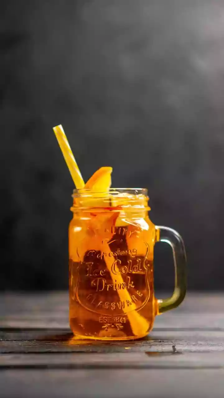 How Cold-Pressed Fruit Vinegar Shrubs Combined With Soda Deliver Refreshing Flavor In Urban Cafes