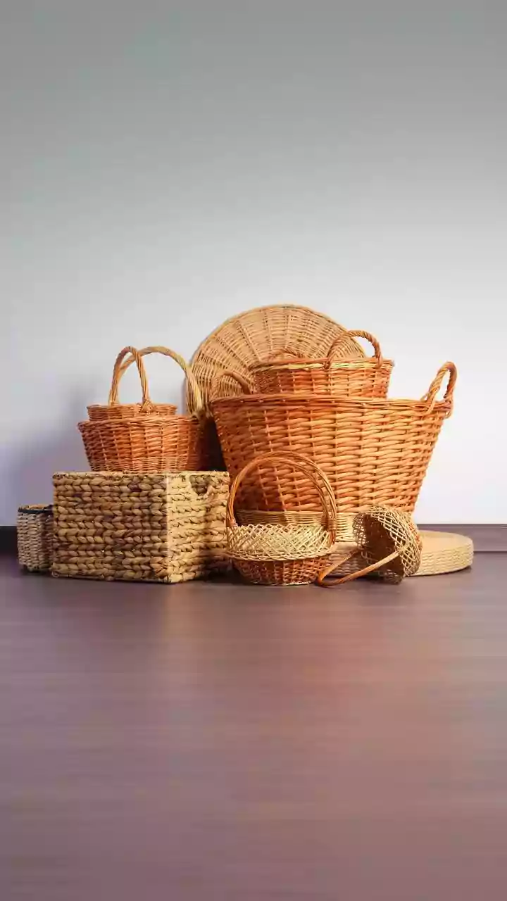 Chic Ways To Hang Artisanal Woven Baskets As Unique Wall Art In Living Rooms
