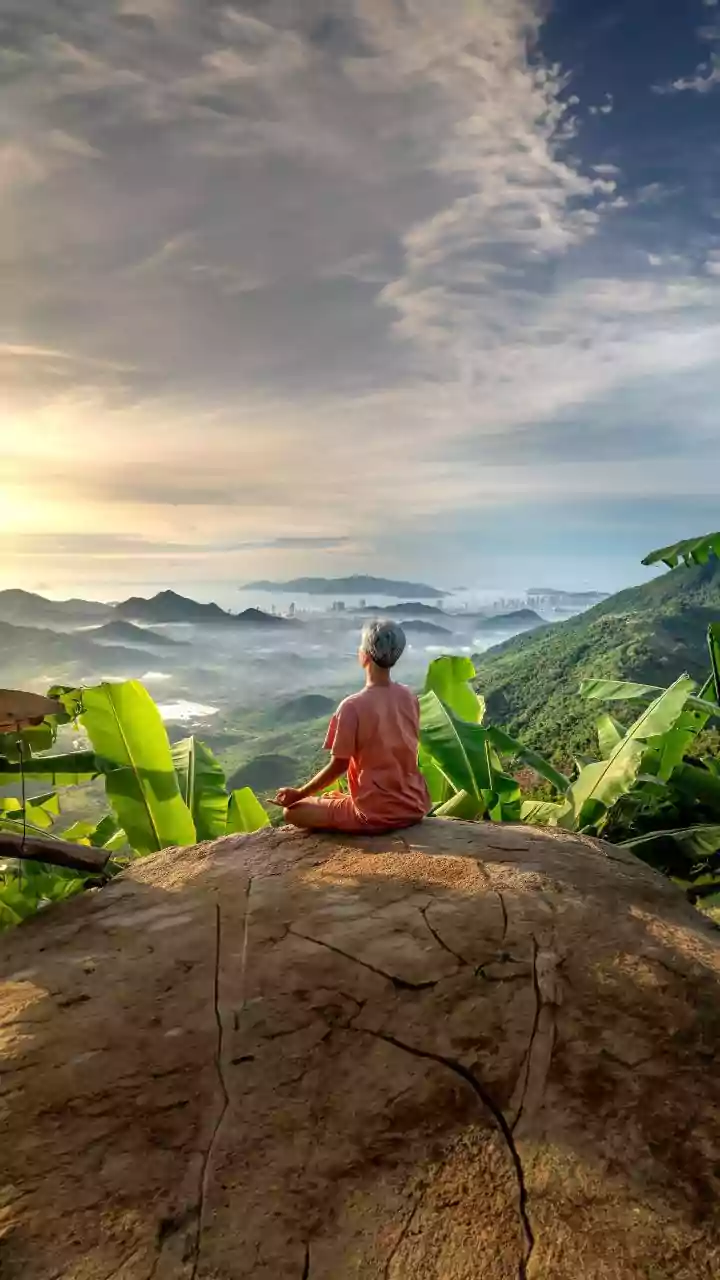 5 Life Lessons from the Dalai Lama to Transform You