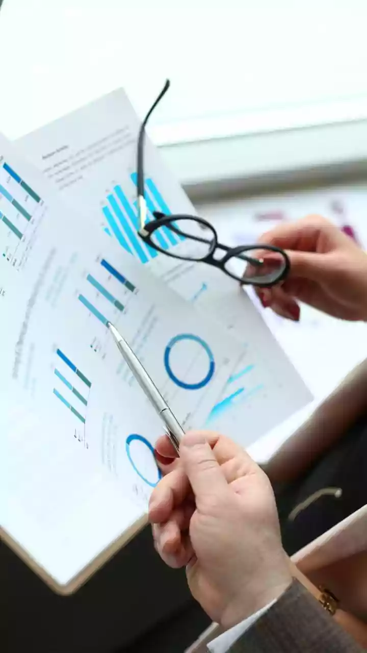 Navigating Smart Investments: Insights & Opportunities