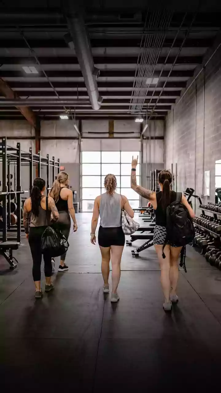 Treino dinâmico com amigas: aproveite os benefícios do exercício coletivo