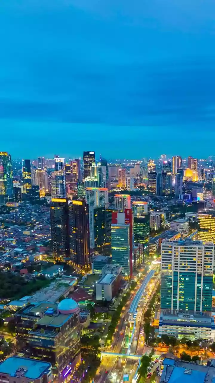 Indonesia fire: At least 20 killed as flames rip through Jakarta office tower