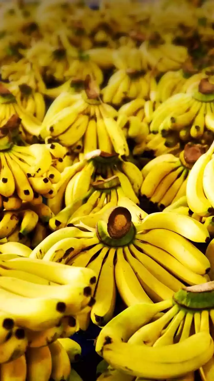 Buy Bananas at Mixed Colours to Avoid Simultaneous Ripening