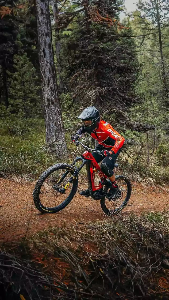 Safety And Protective Gear In Cycling And Skating Balance Comparison: Key Differences