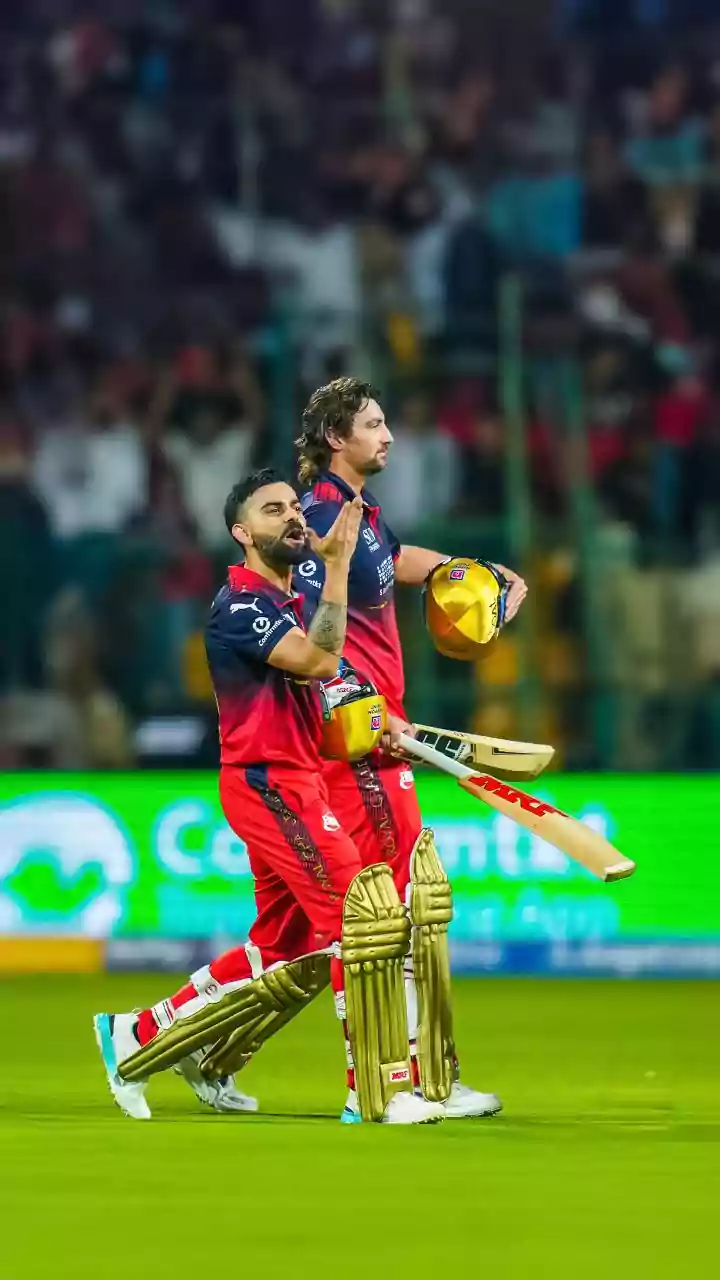 Virat Kohli gives flying kiss to wife Anushka Sharma after match-winning knock; picture goes viral