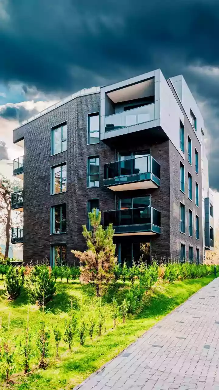 Urban Apartments Lower Energy Bills With Thermo-Responsive Heat-Blocking Window Coatings