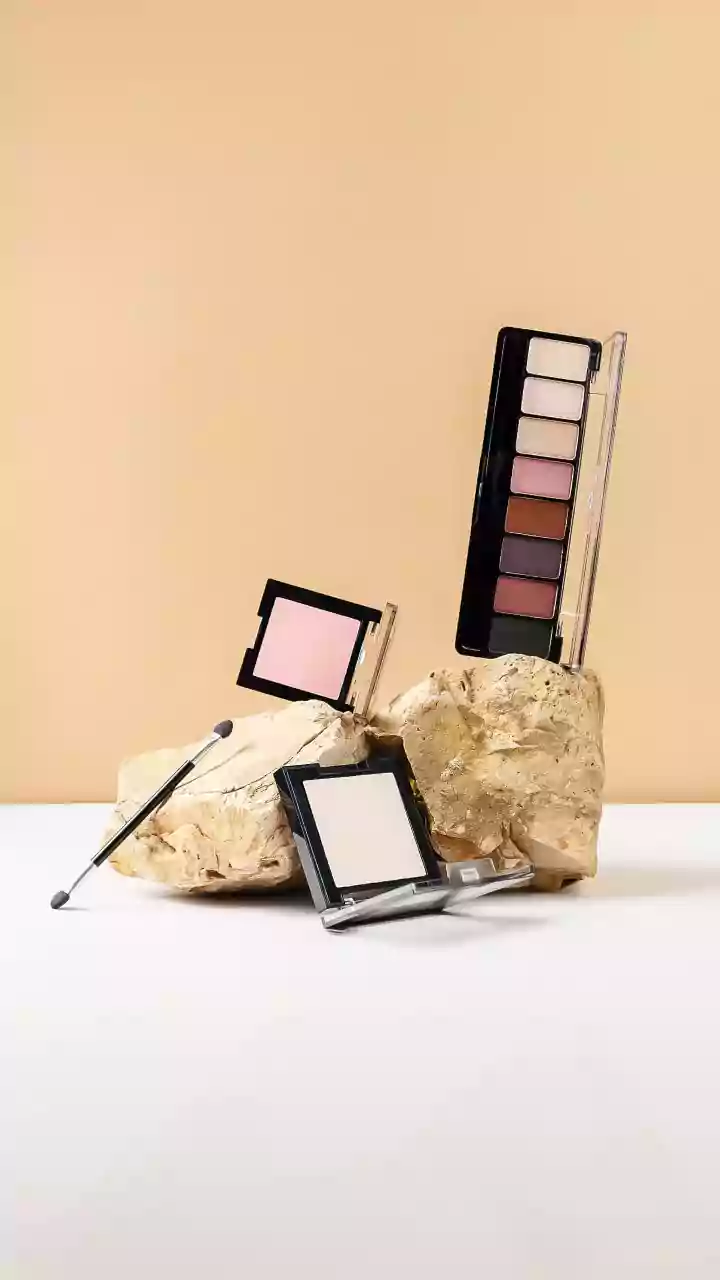 The Gen Z Makeup Look That Lets Skin Show