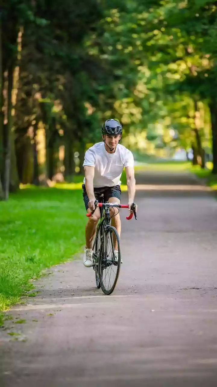 Why Low-Intensity Cycling At Zone-2 Keeps Busy Professionals Fit Without Physical Exhaustion