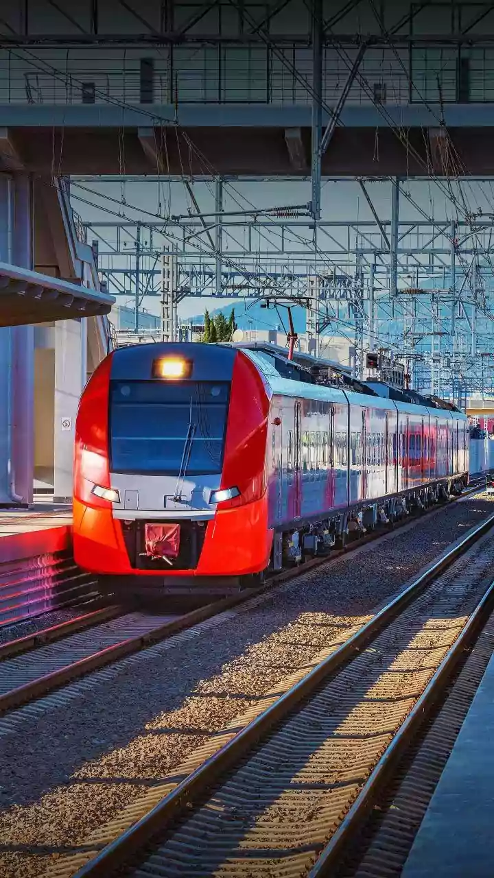 Rail Travellers Need to Recheck Stops When Operations Shift