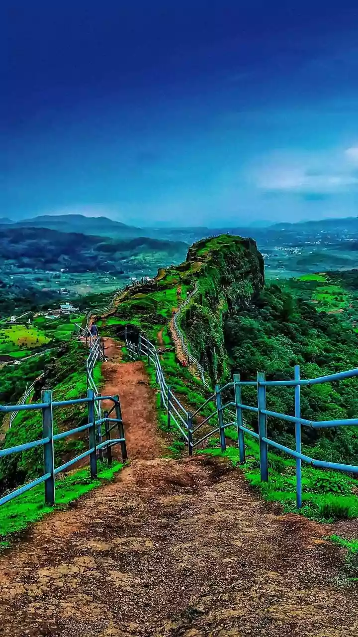 India's Monsoon Booking Surge Strengthens The Case For Earlier Reservations For Monsoon Breaks