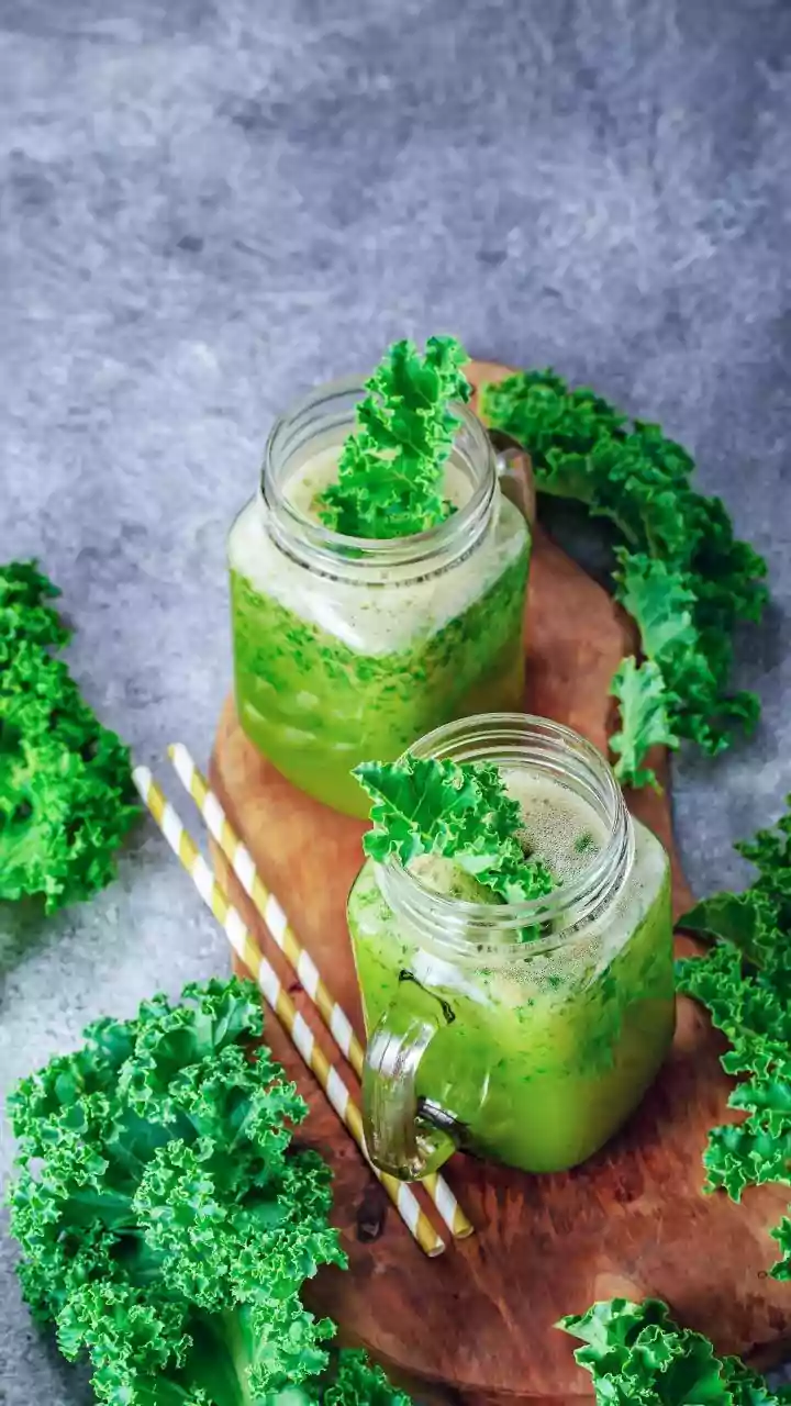 Vibrant Pineapple Kale Smoothie: A Quick & Energizing Tropical Treat