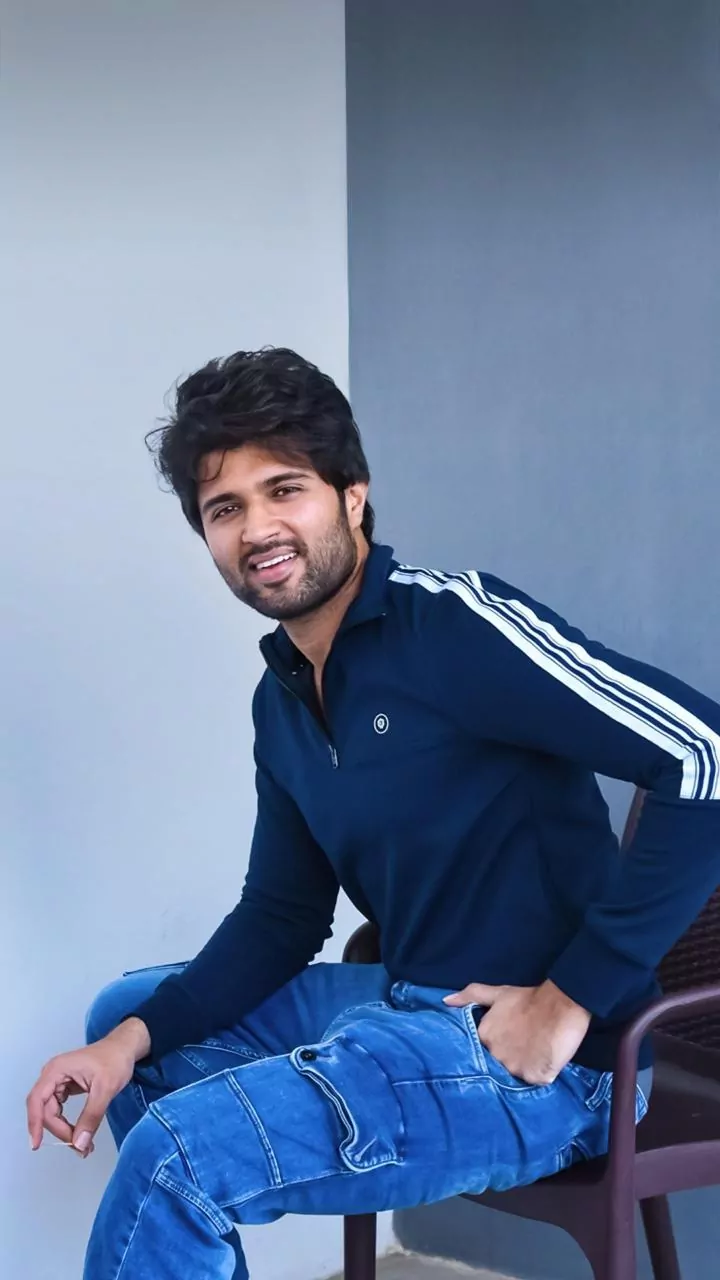 Vijay Deverakonda announces 'Rowdy Janardhana' with Keerthy Suresh