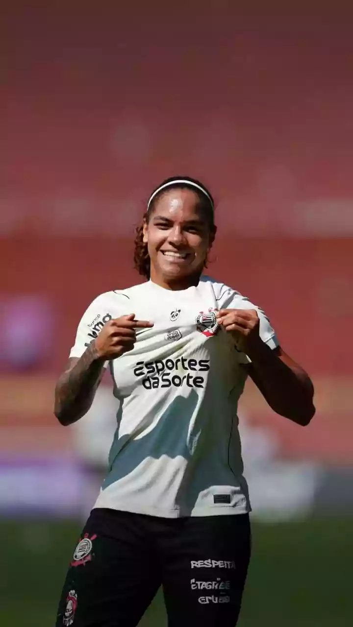Corinthians goleia o Vitória e volta à liderança do Brasileirão Feminino