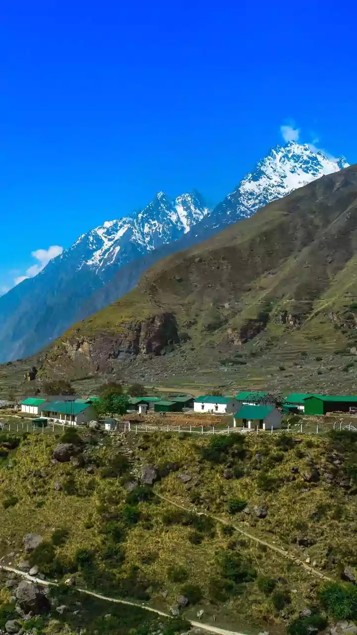 How Modern Remote Professionals Discover Vibrant Nomad Communities In Mountain Towns Like Bir