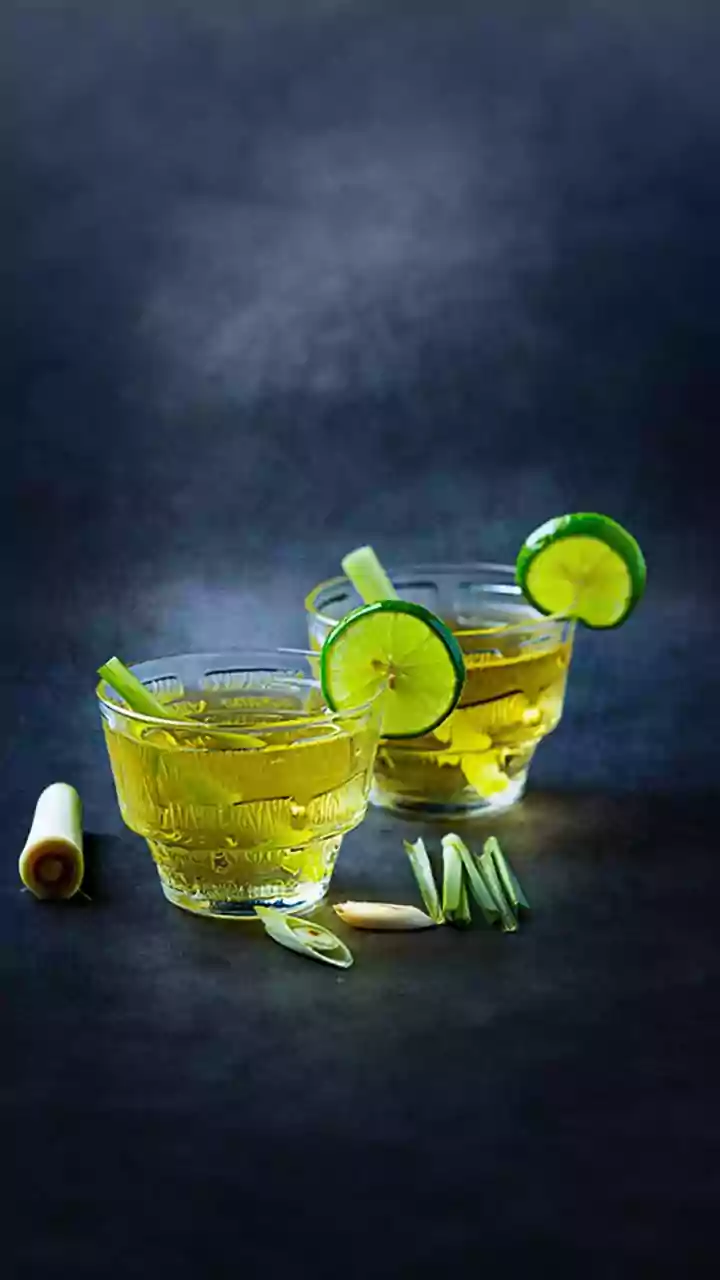 How Mindful Alcohol Sips Prevent Excess Calorie Intake During Festive Party Celebrations Effortlessly