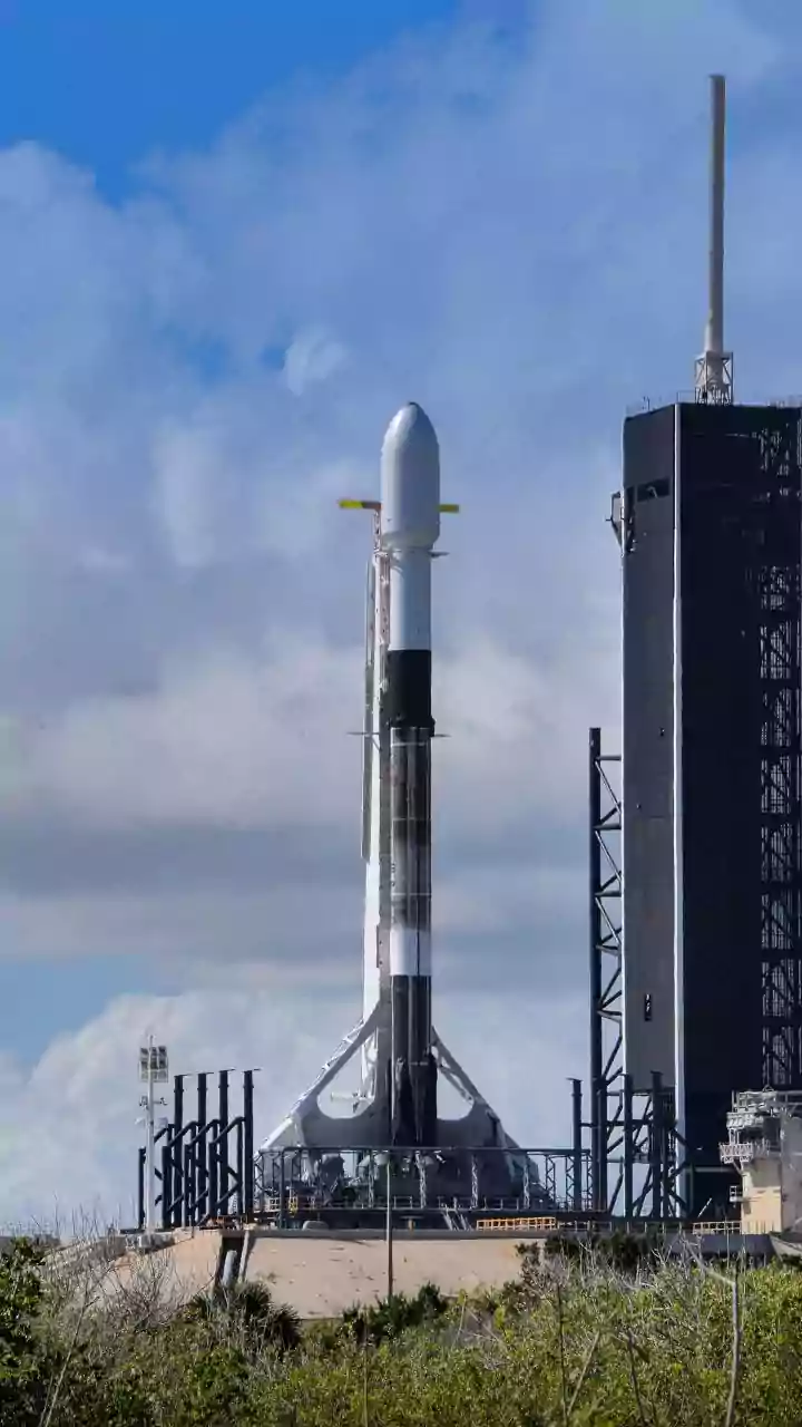 SpaceX breaks launch record with 156th Falcon 9 flight