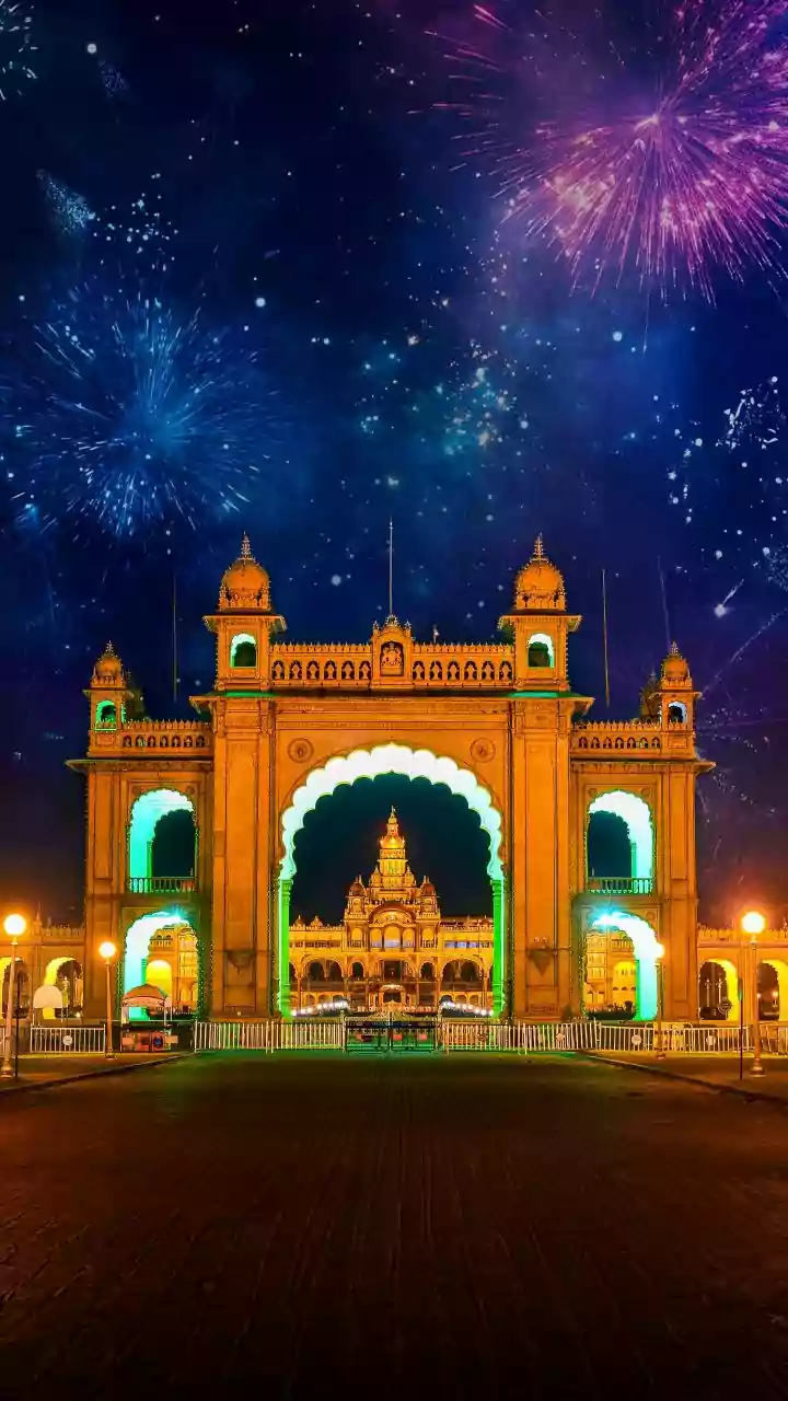 Leadership row: No issues in K'taka Cong to resolve, says DKS; CM puts ball in high command's court