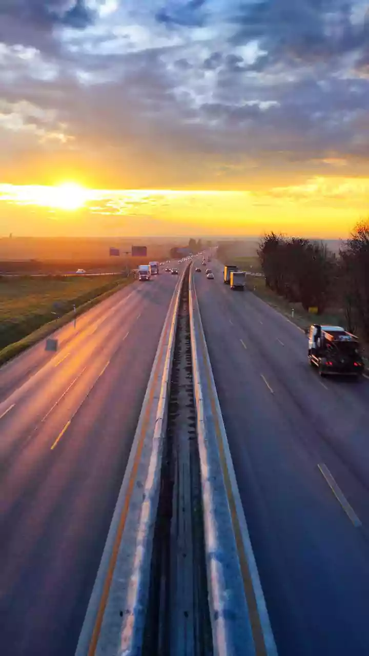 Govt says 574 national highway projects behind schedule