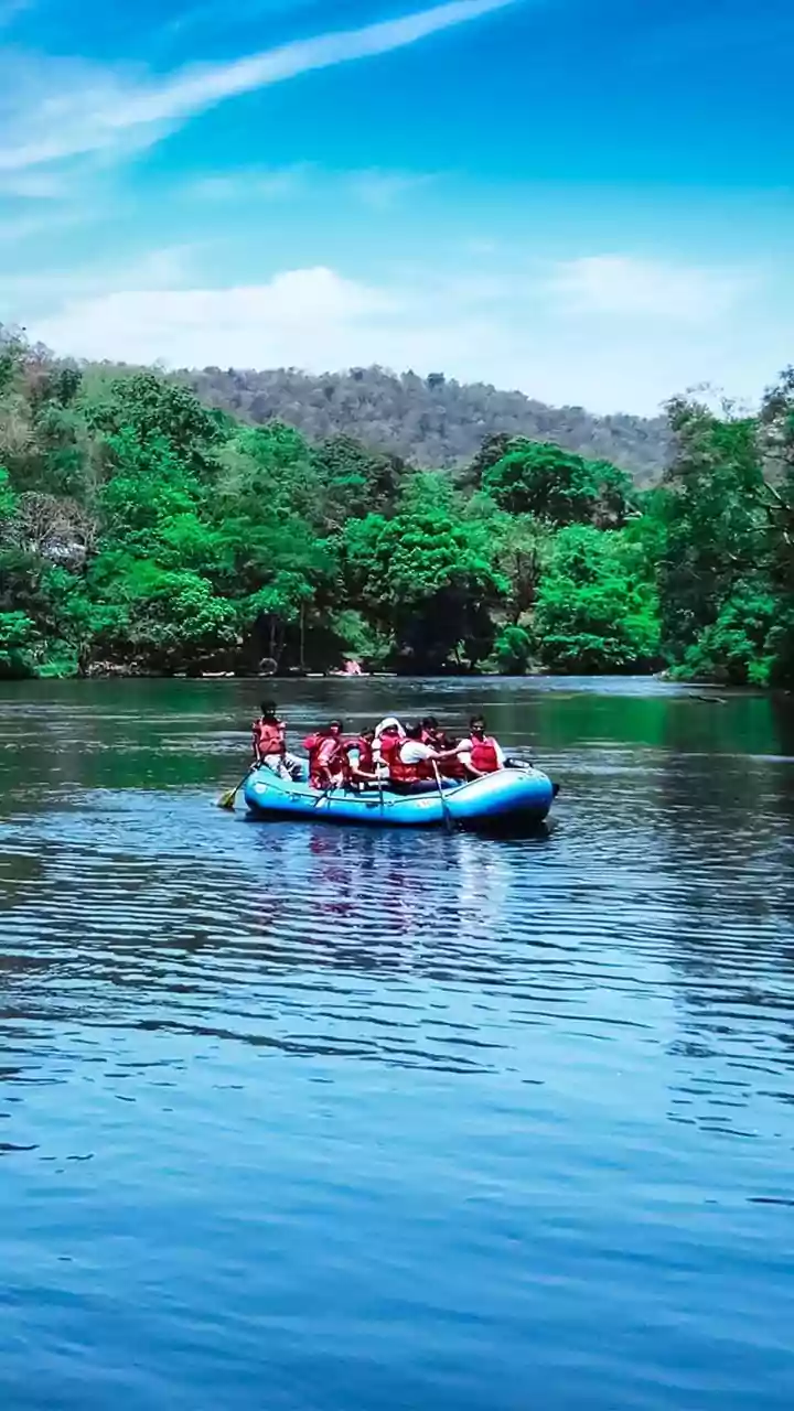 How Meghalaya Youth Groups Organize River-Cleaning Kayaking Tours To Maintain Regional Waterway Hygiene