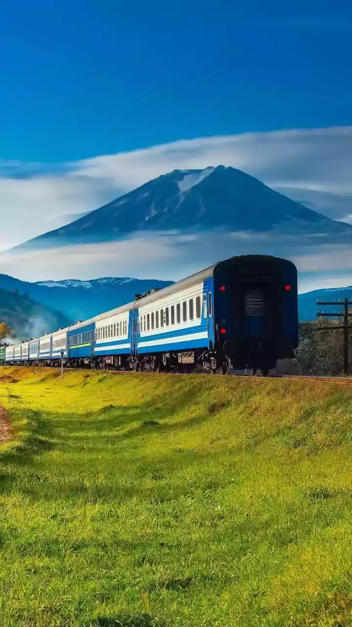 Scenic Rail Routes In North India: Experience Stunning Mountain Panoramas In VistaDome Train Cars