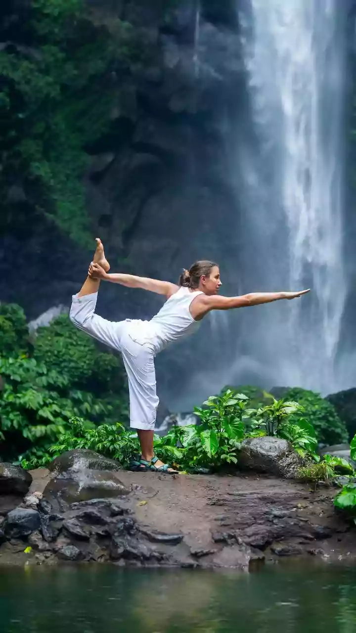 Why Aqua Yoga And Paddleboarding Require Different Movement Skills
