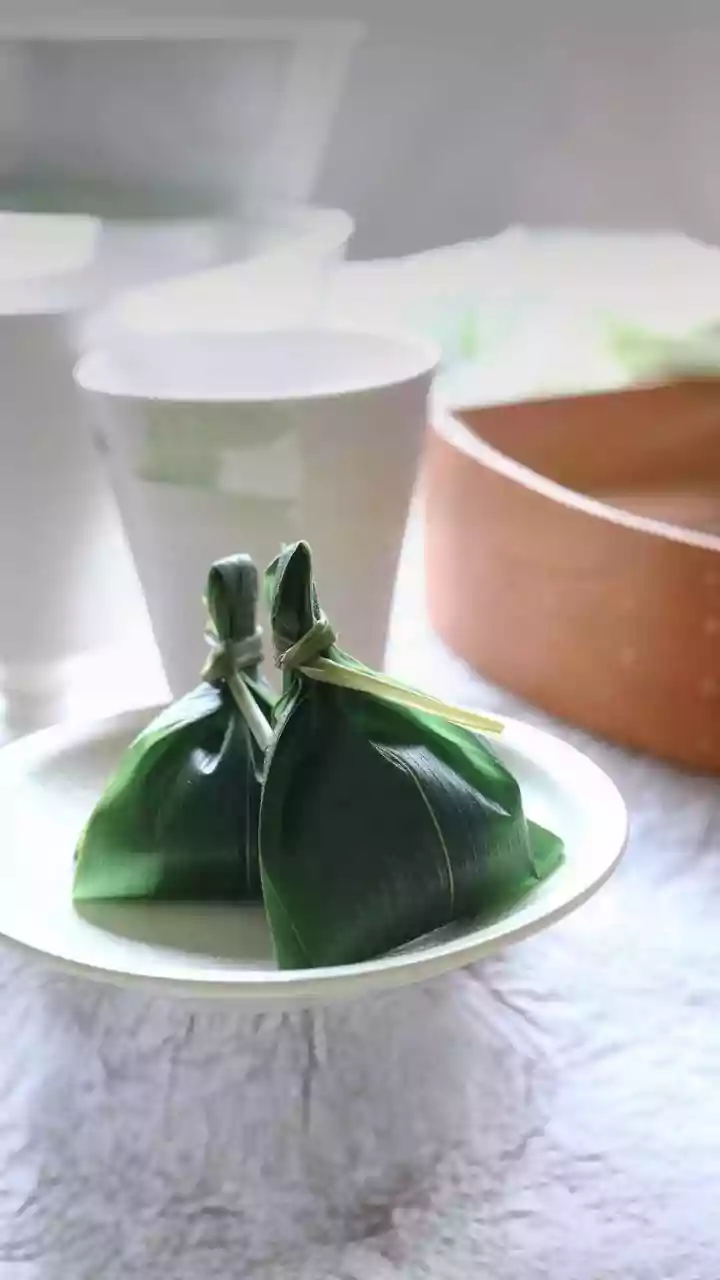 Modern Clay Tableware How Gen Z Swaps Synthetic Plastic For Terracotta Items