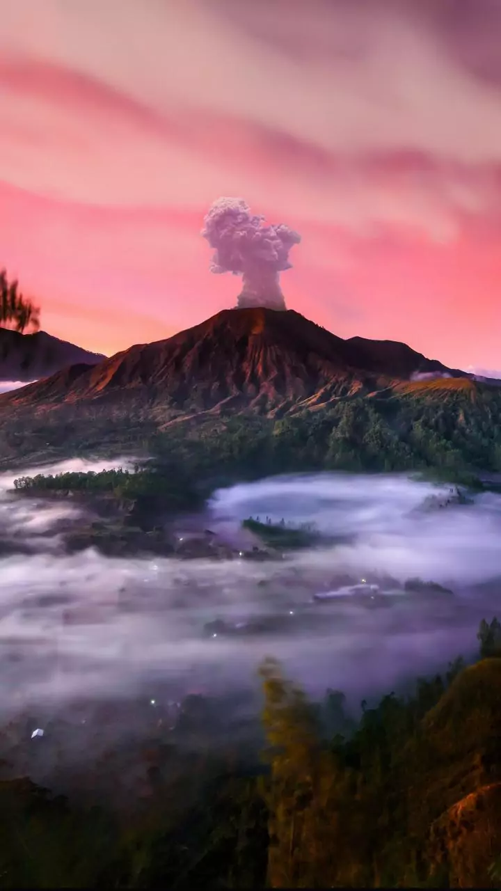 Jerk predicts Piton de la Fournaise eruptions with 92% accuracy