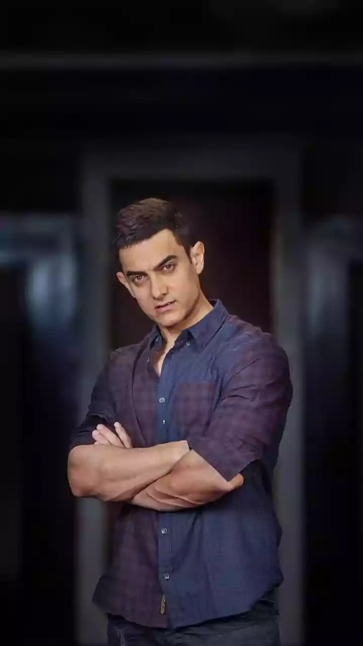 Aamir Khan Leads ‘Home Run Squad’ With Family At Tata Mumbai Marathon, Backs Paani And Agatsu Causes