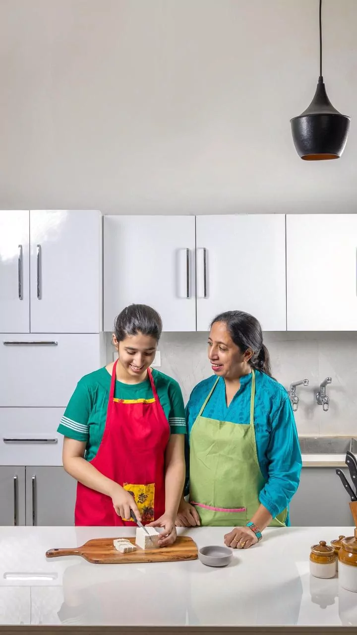 Man Shares WhatsApp Chat With ‘Nicest Boss’ Who Appreciates Late-Night Efforts, Brings Home-Cooked Food For Team