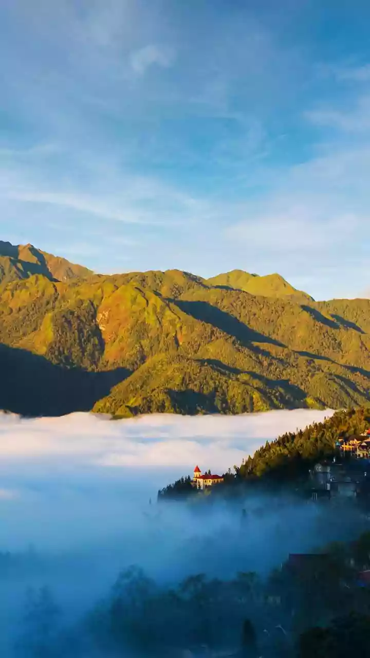 India’s Earliest Sunrise Comes With Mountains, Forests And A Trek