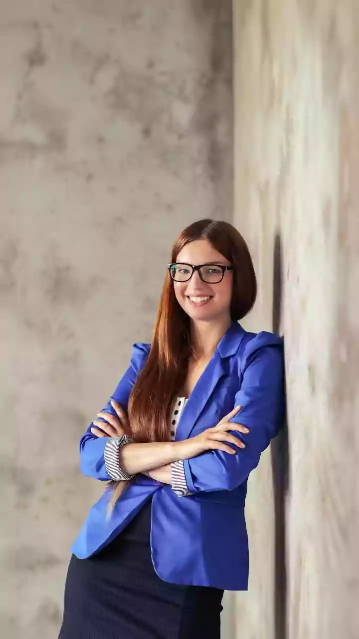 How Young Professionals Use Fast Track Micro Credentials To Boost Annual Earning Power Significantly