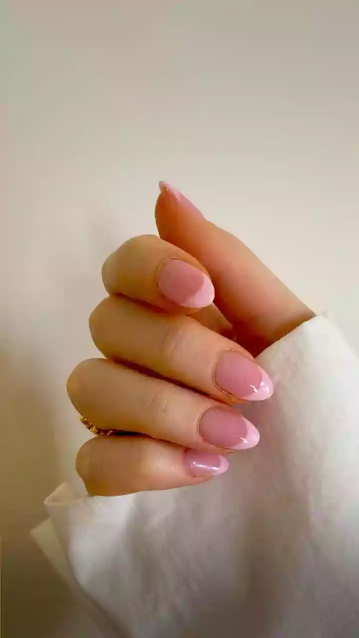 22 Enchanting French Tip Nail Designs for a Valentine's Day Glow-Up