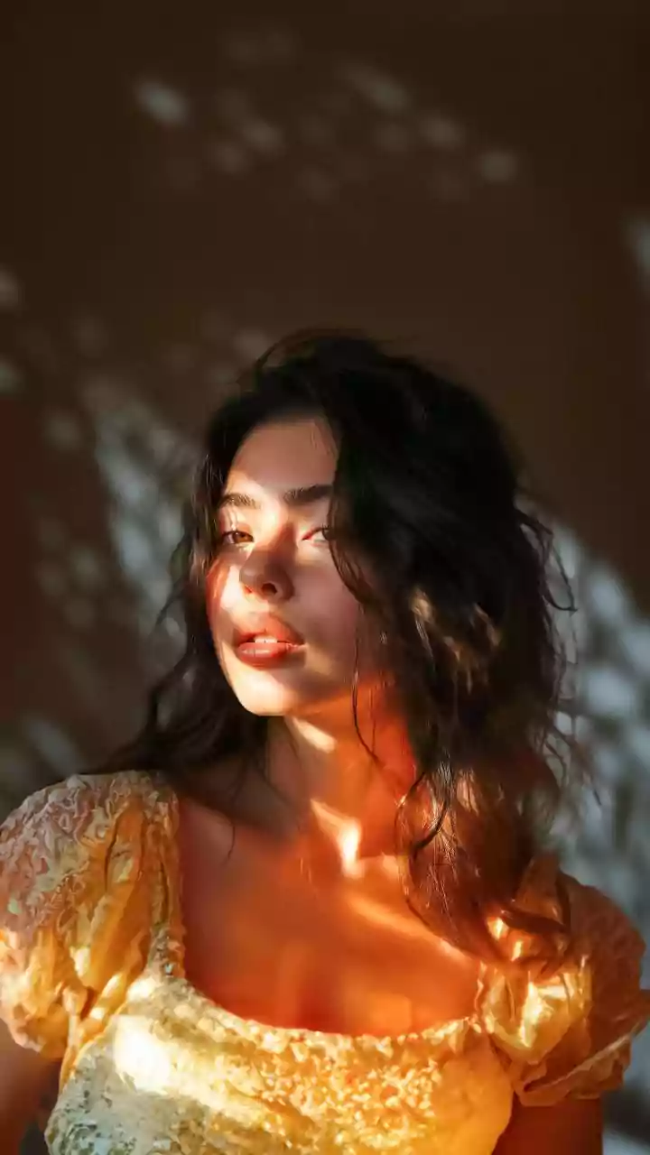 How Subtle Bronzing Adds Warmth Needed For Soft Day Light And Sharp Evening Illumination