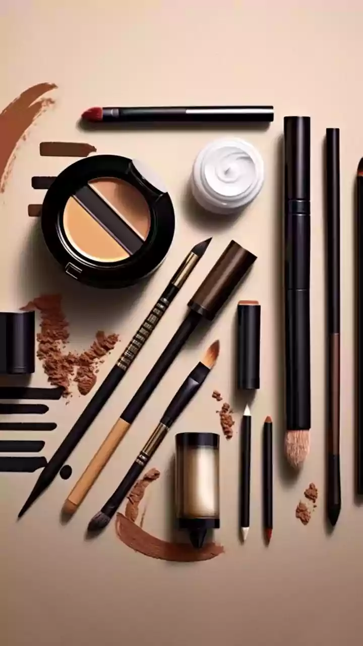 Why Brown Mascara Works For Everyday Makeup